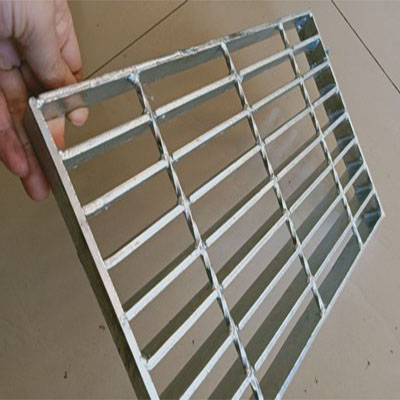 鋼格板在電廠平臺上起著主要的作用，為啥這么說呢？
